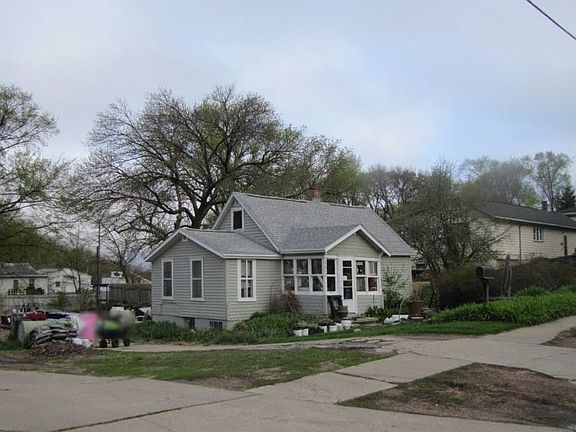 3rd image of 1617 S Fairmount St