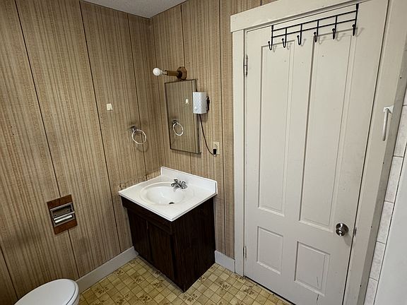 5th image of 1207 Pleasant St #1W