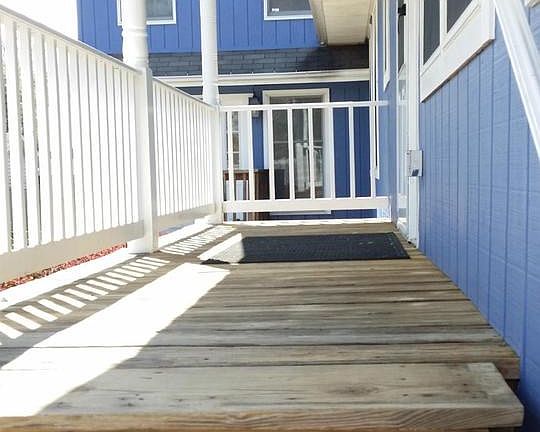 Front Porch-Deck