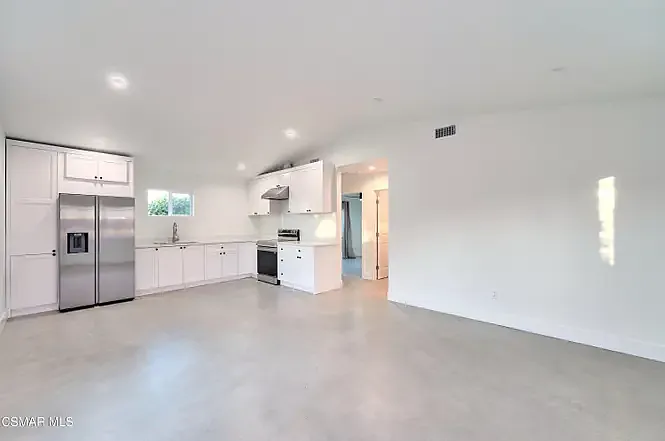 219 Sandberg St #B — Photo 6