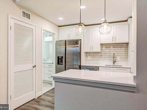 2nd image of 1523 Lincoln Way #311