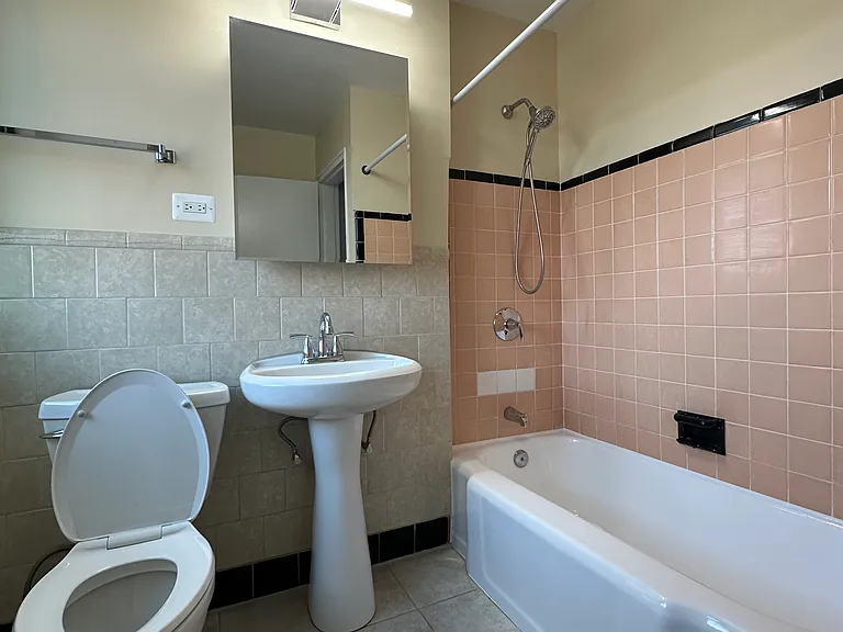 6216 N Whipple St #3E — Photo 13