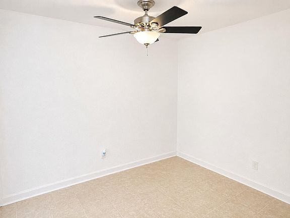 5th image of 1014 Graham Dr APT K5