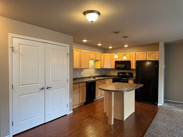Aspen Trail Apartments — Photo 7