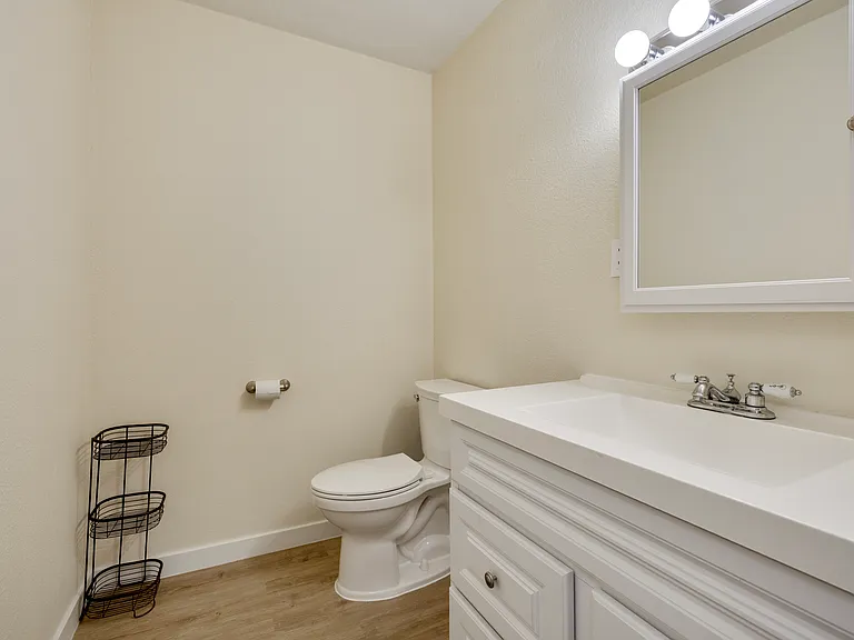 Lower Level
+3rd bathroom (half bathroom)