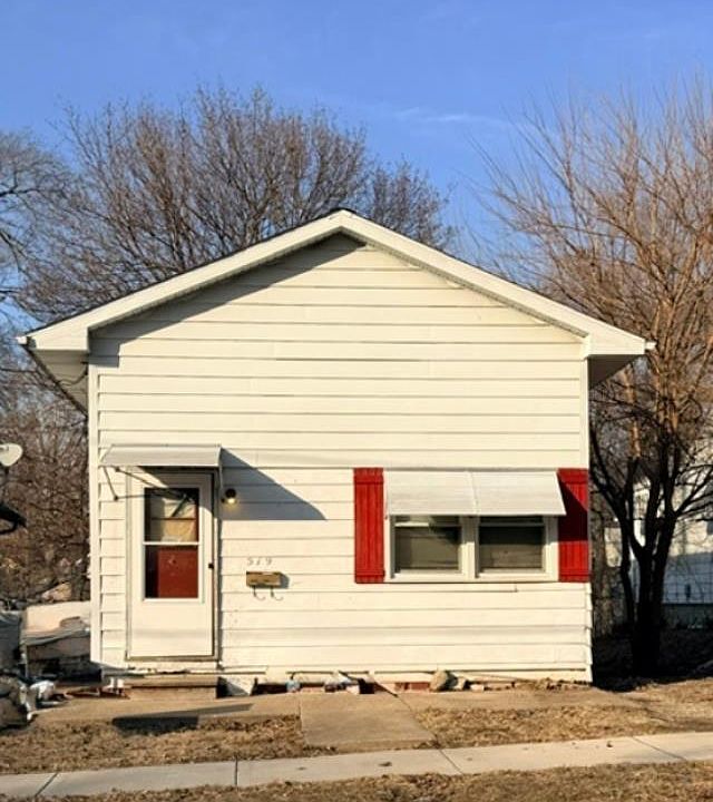 1st image of 519 E Maywood Ave