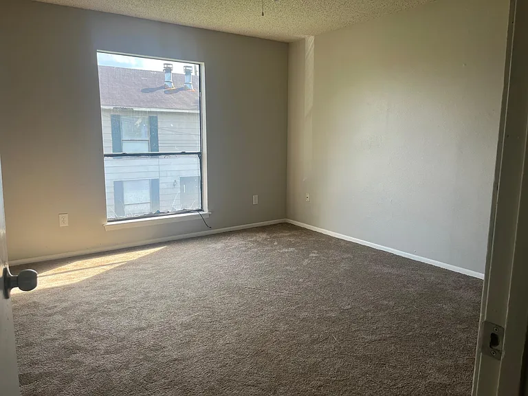 1921 Southpointe Dr #2 — Photo 5