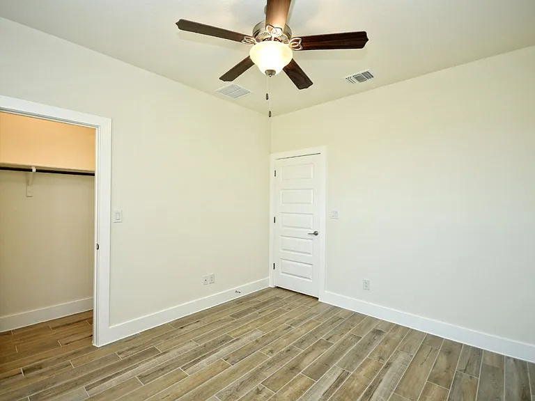 408 Parkline Dr — Photo 21