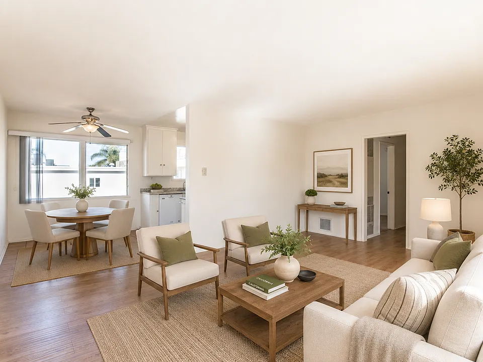 1555 S Hayworth Ave #11