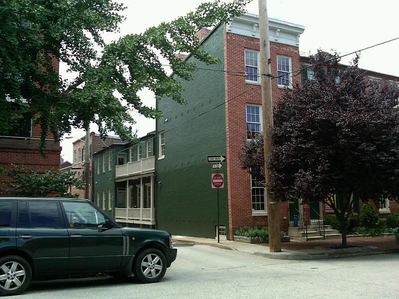 818 William St #1