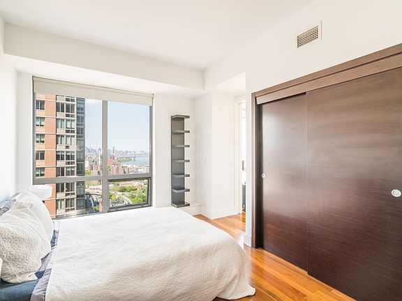 4th image of 150 Myrtle Ave 2601 #2601