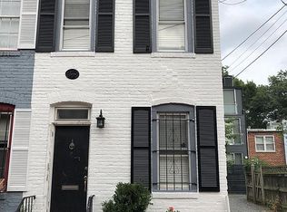 911 Hughes Mews NW, Washington, DC