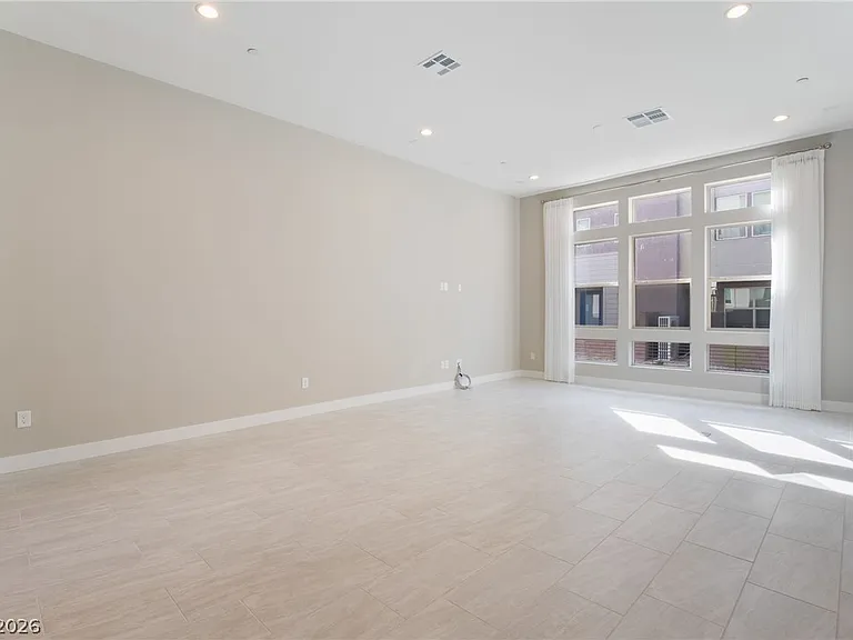 667 Grey Saker St — Photo 20