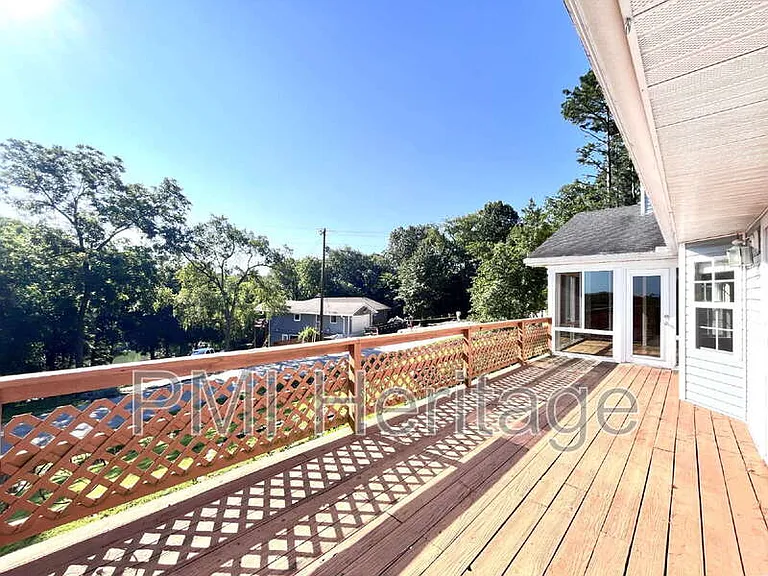 40 Portsmouth Dr — Photo 18