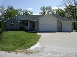 3189 59th Street Trl, Vinton, IA 52349