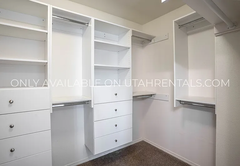 215 S 1050 W — Photo 20