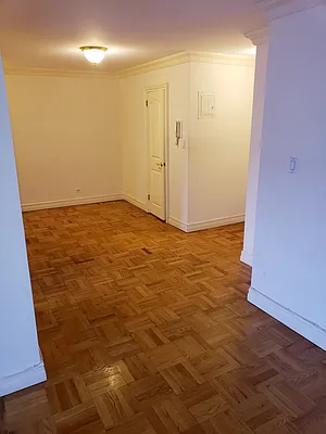Rented by Metro Garden Realty NYC | media 9