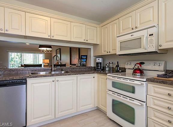 5th image of 3041 Sandpiper Bay Cir APT H103