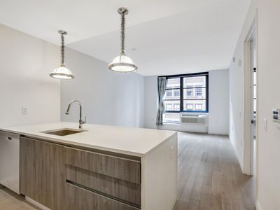 160 1st St #706, Syosset, NY, 11791