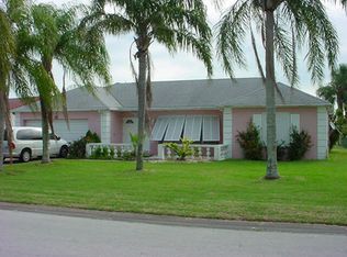 48 Country Club Rd, Cocoa Beach, FL 32931