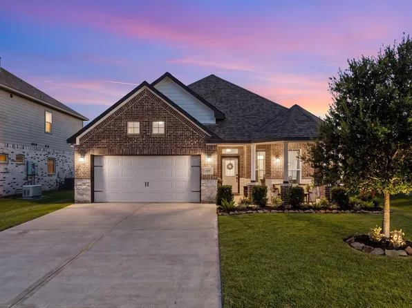 122 Comal Dr, Baytown, TX 77523