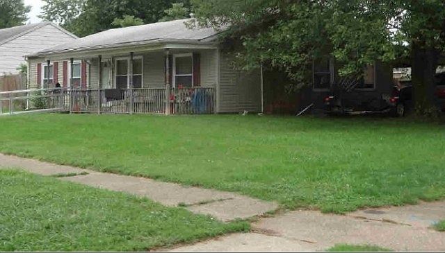 2nd image of 336 Lexington Rd