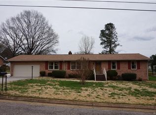 105 N Radford Dr, Hopewell, VA 23860