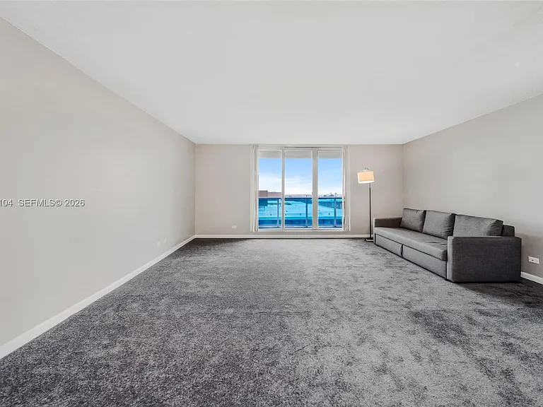 2301 Collins Ave #1030 — Photo 8