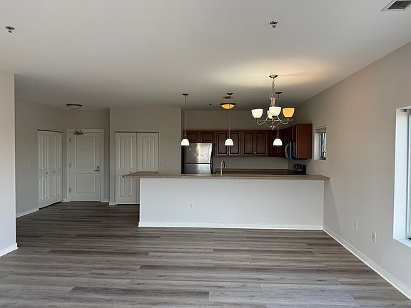 2nd image of 3540 Library Dr