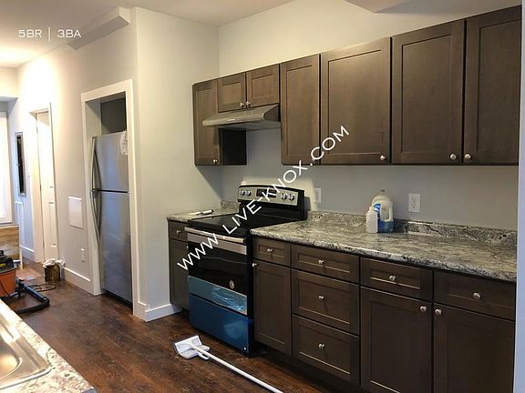 3rd image of 1416 Forest Ave #1