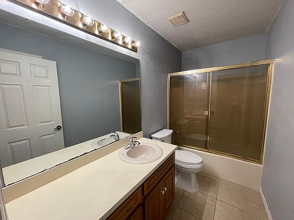 20220404_204742714_iOS_04292022