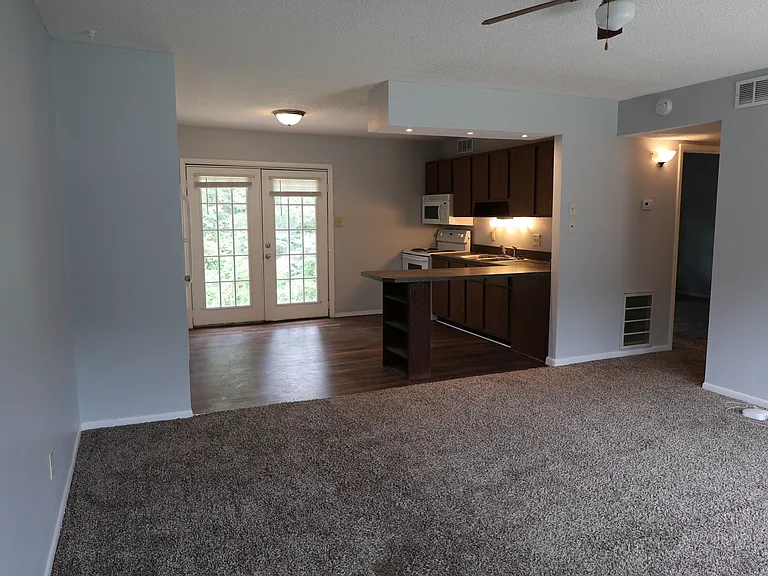 205 Long St #2 — Photo 5