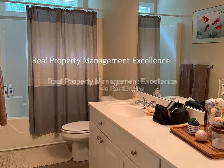 28 Clover Dr — Photo 11