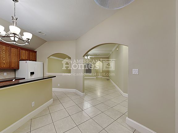5th image of 15831 Collinsville Dr