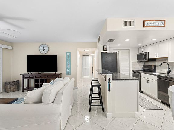 5th image of 934 NW Spruce Ridge Drive #2