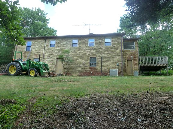 5th image of 300 Blackforest Rd