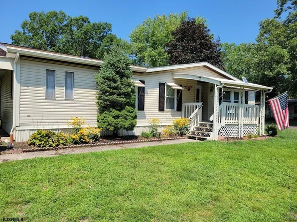 9 Fawn Ln, Egg Harbor City, NJ 08215