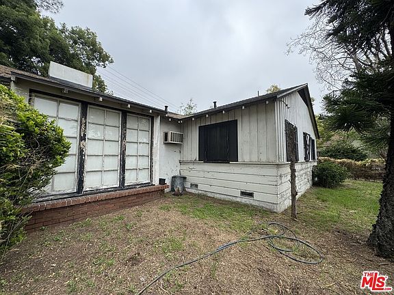 4th image of 241 N San Marino Ave