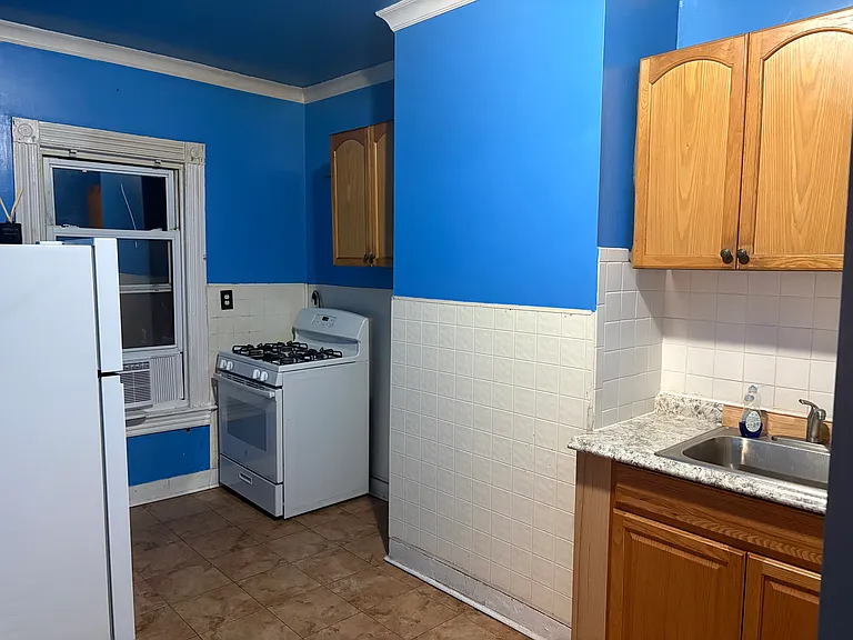 93 Garside St #2 — Photo 4