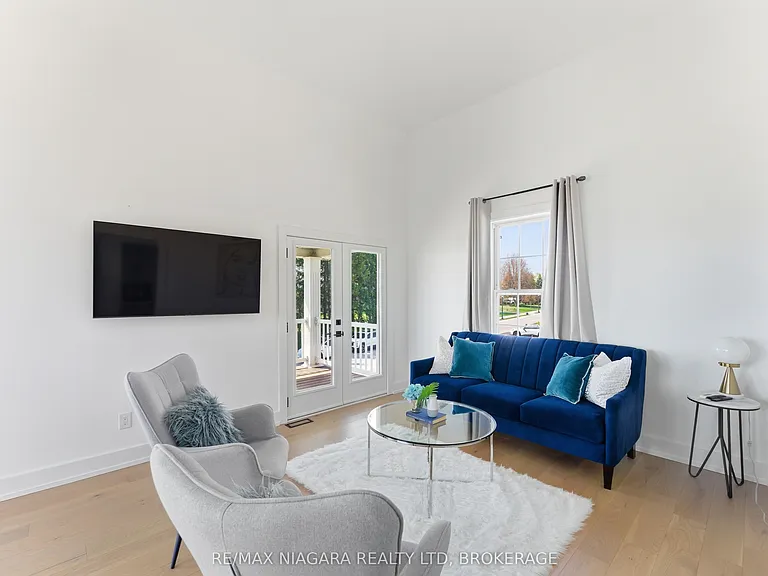 616 Lakeshore Rd — Photo 28