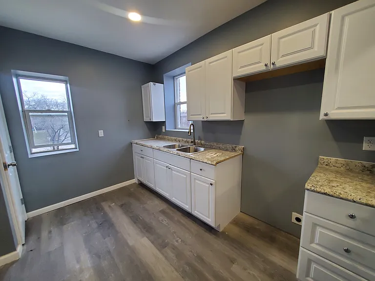 5564 Hebert St #2F — Photo 10