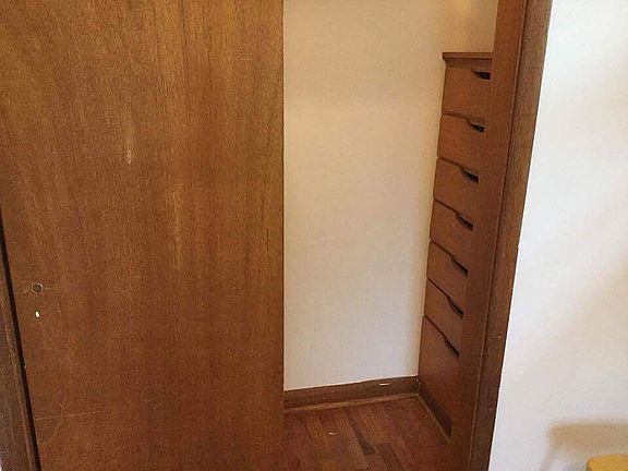 closets-built-in drawers