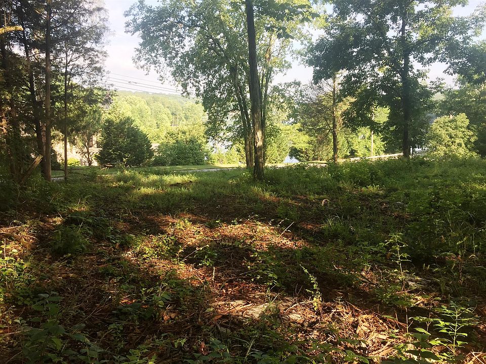 1st image of 8 Benders Ferry Rd