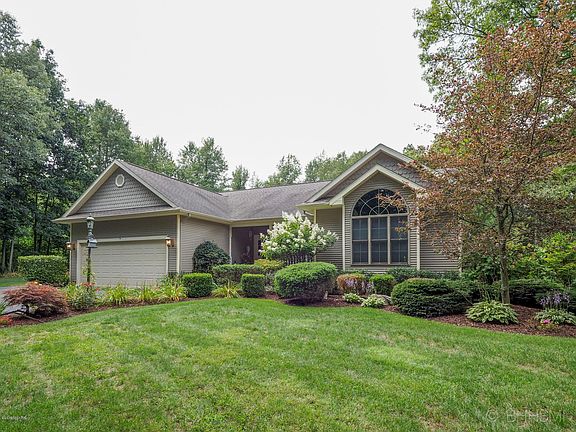 12310 15 Mile Rd-101