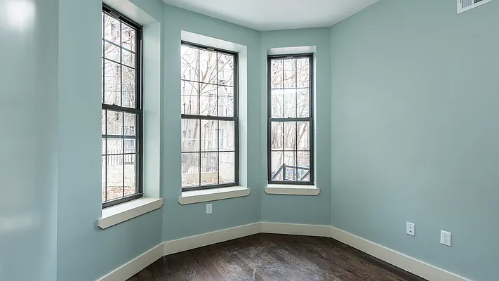 Rented by Nooklyn NYC LLC | media 9