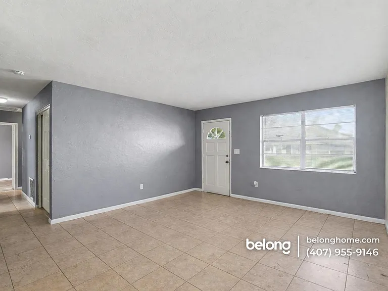 865 Canada St NE — Photo 19
