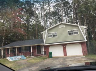 815 Dunleith Ct, Stone Mountain, GA 30083