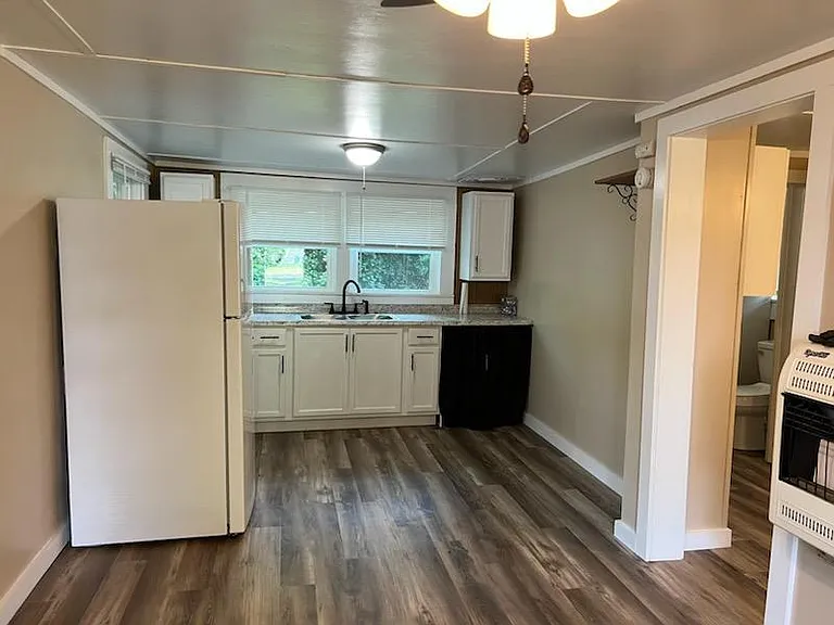 203 Mountain St NE — Photo 5