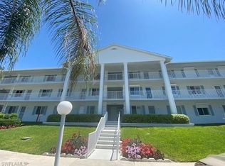10682 Gulf Shore Dr #304-C, Naples, FL 34108