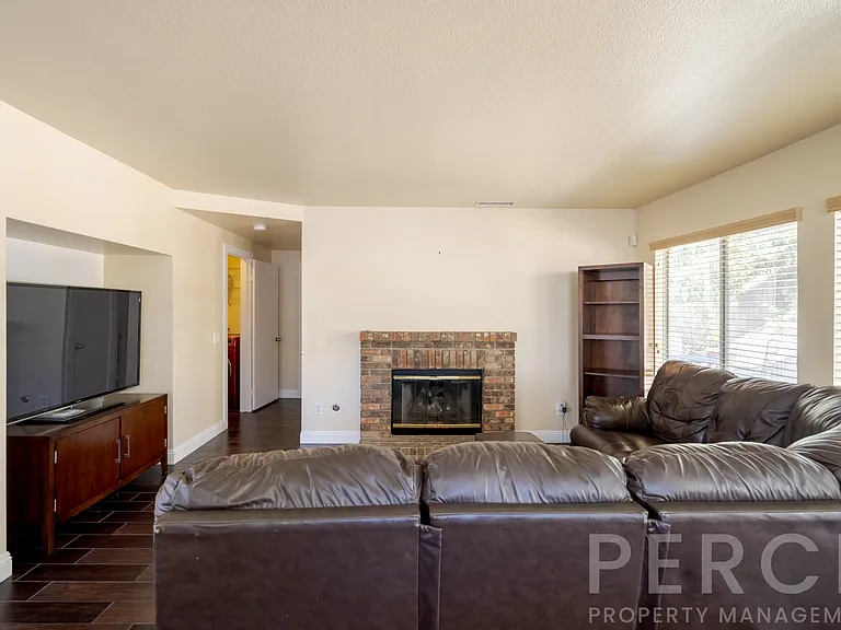 3770 Dunbarton Way — Photo 7